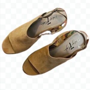 Vintage 7 Eight Cozycore Peep Toe Platform Heels Sz 8